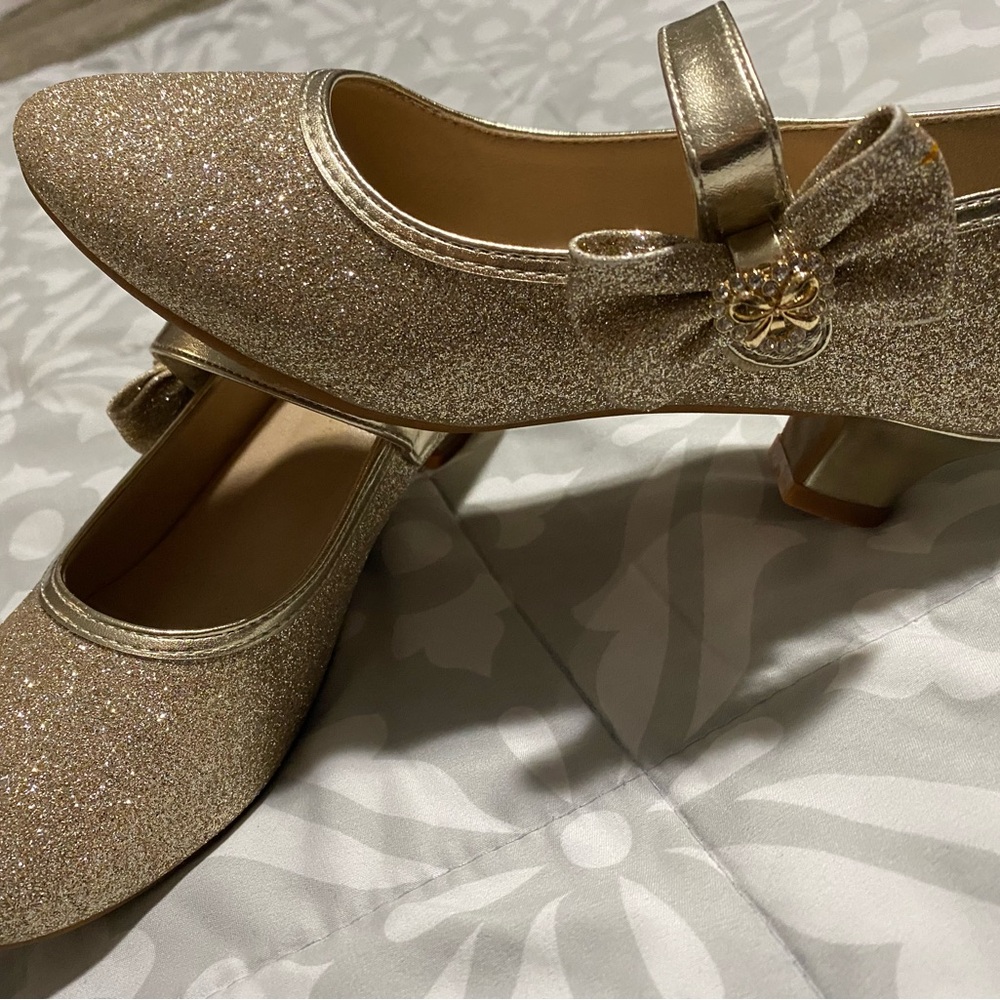 Elegant Gold Glitter Girl's Shoes